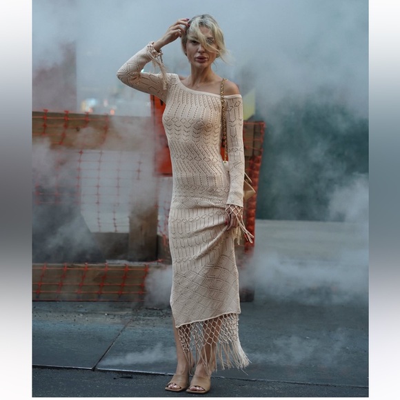 House of Harlow 1960 Dresses & Skirts - House of Harlow 1960 Cream Knit Maxi Dress